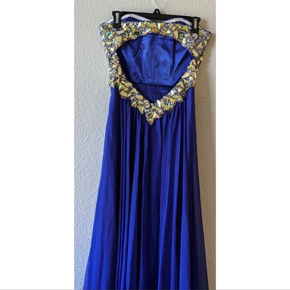 Le femme strapless embellished chiffon gown - Picture 3 of 7